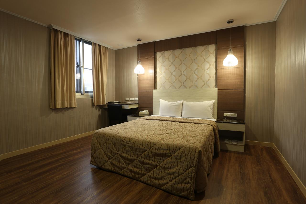 Monalisa Hotel Tainan Exterior foto